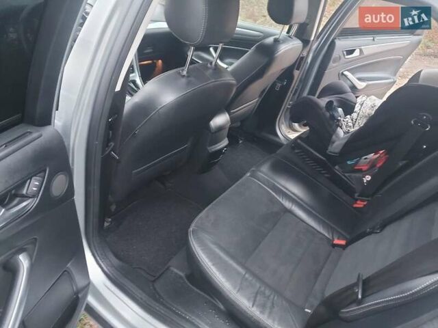 Сірий Форд Мондео, об'ємом двигуна 2.2 л та пробігом 272 тис. км за 7900 $, фото 13 на Automoto.ua