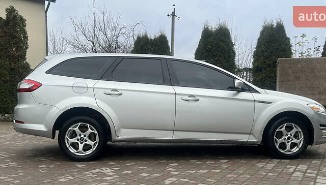 Сірий Форд Мондео, об'ємом двигуна 2 л та пробігом 218 тис. км за 6799 $, фото 19 на Automoto.ua