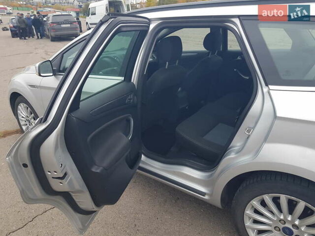 Сірий Форд Мондео, об'ємом двигуна 2 л та пробігом 205 тис. км за 8900 $, фото 26 на Automoto.ua