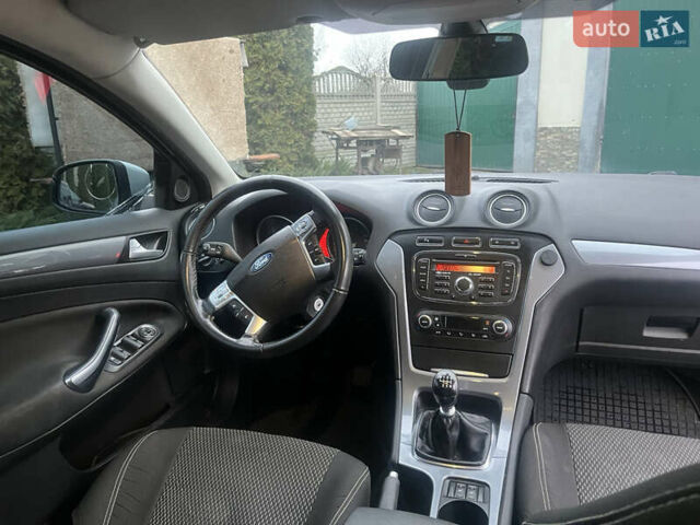 Сірий Форд Мондео, об'ємом двигуна 2 л та пробігом 218 тис. км за 6799 $, фото 54 на Automoto.ua