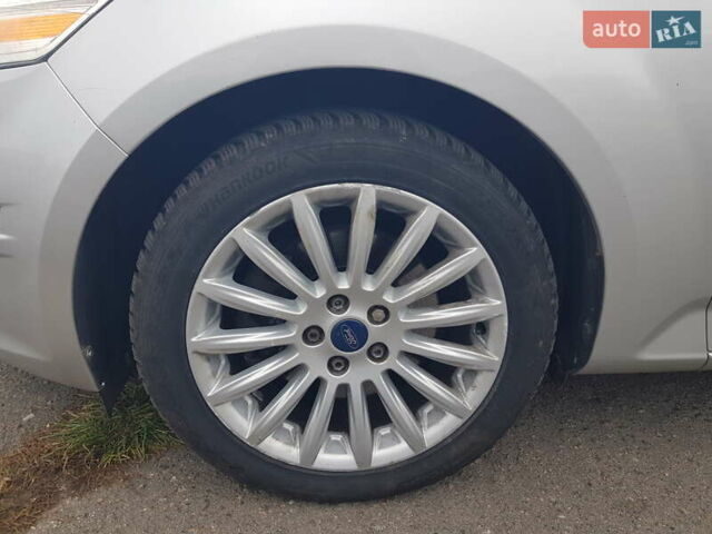 Сірий Форд Мондео, об'ємом двигуна 2 л та пробігом 205 тис. км за 8900 $, фото 12 на Automoto.ua