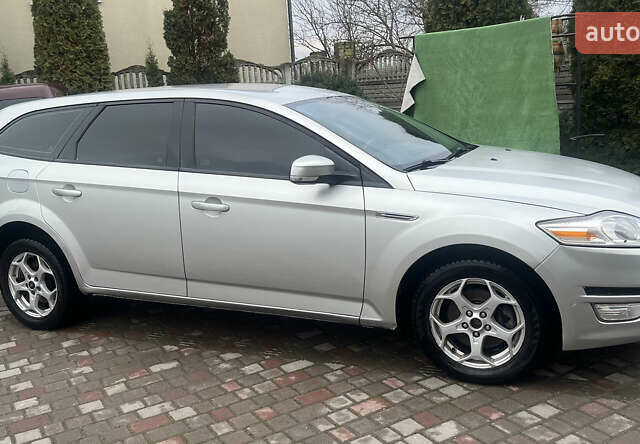 Сірий Форд Мондео, об'ємом двигуна 2 л та пробігом 218 тис. км за 6799 $, фото 13 на Automoto.ua