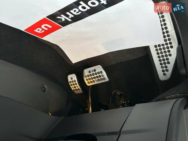 Серый Форд Мондео, объемом двигателя 2 л и пробегом 184 тыс. км за 10440 $, фото 41 на Automoto.ua