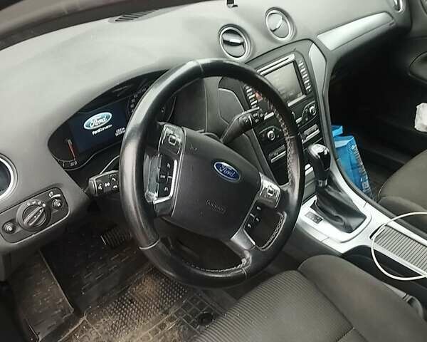 Серый Форд Мондео, объемом двигателя 2 л и пробегом 215 тыс. км за 5895 $, фото 17 на Automoto.ua