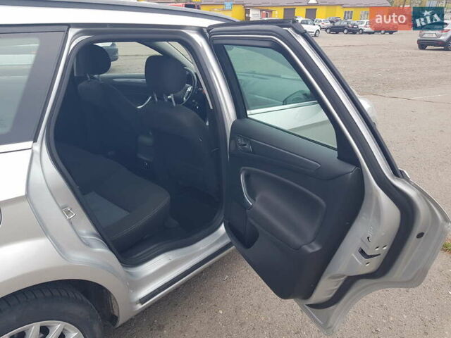 Сірий Форд Мондео, об'ємом двигуна 2 л та пробігом 205 тис. км за 8900 $, фото 24 на Automoto.ua