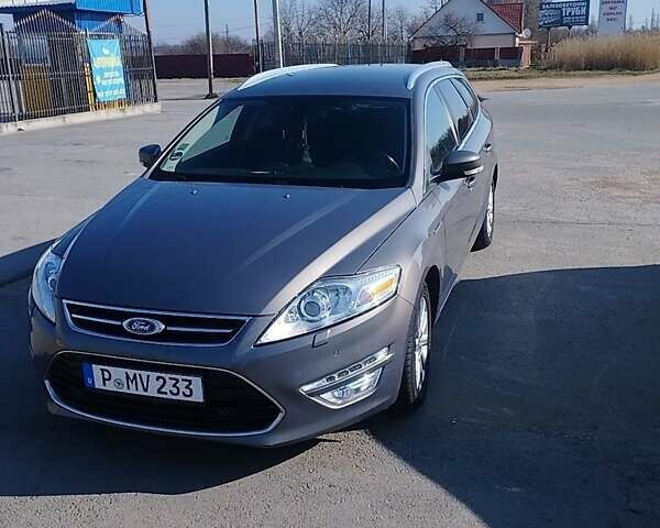 Серый Форд Мондео, объемом двигателя 2 л и пробегом 215 тыс. км за 5895 $, фото 26 на Automoto.ua