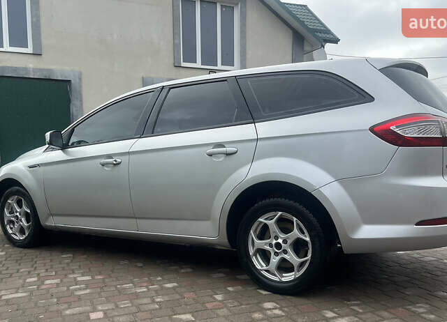 Сірий Форд Мондео, об'ємом двигуна 2 л та пробігом 218 тис. км за 6799 $, фото 30 на Automoto.ua