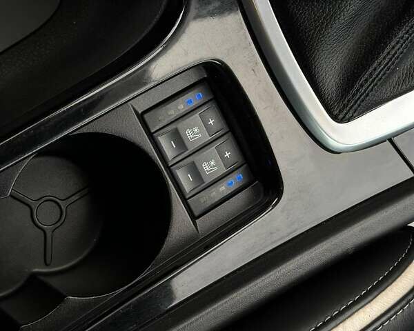 Серый Форд Мондео, объемом двигателя 2 л и пробегом 184 тыс. км за 10440 $, фото 49 на Automoto.ua