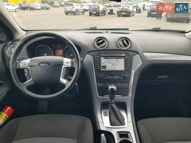 Сірий Форд Мондео, об'ємом двигуна 2 л та пробігом 205 тис. км за 8900 $, фото 20 на Automoto.ua