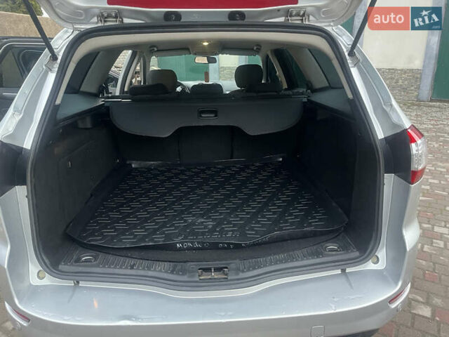 Сірий Форд Мондео, об'ємом двигуна 2 л та пробігом 218 тис. км за 6799 $, фото 40 на Automoto.ua