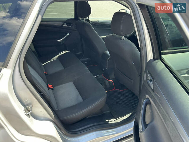 Серый Форд Мондео, объемом двигателя 2 л и пробегом 357 тыс. км за 7500 $, фото 7 на Automoto.ua