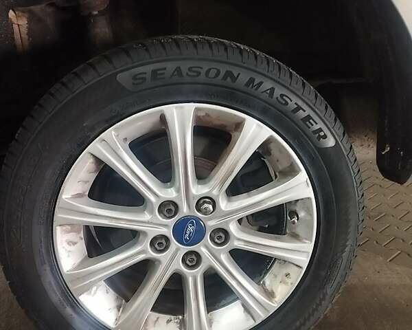 Серый Форд Мондео, объемом двигателя 2 л и пробегом 215 тыс. км за 5895 $, фото 2 на Automoto.ua