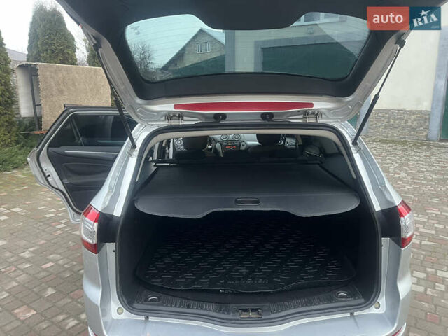 Сірий Форд Мондео, об'ємом двигуна 2 л та пробігом 218 тис. км за 6799 $, фото 42 на Automoto.ua