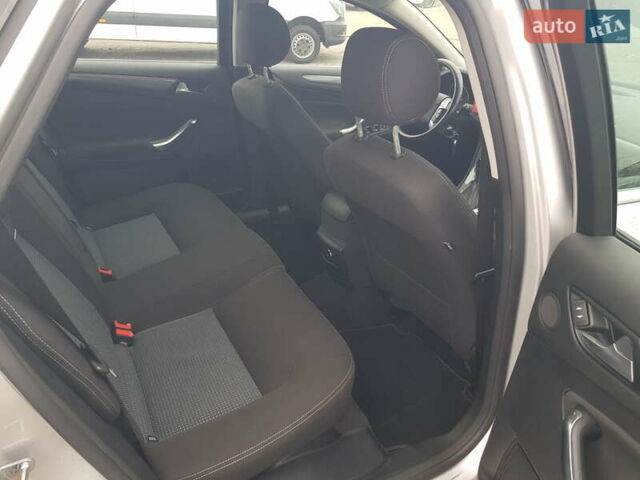 Сірий Форд Мондео, об'ємом двигуна 2 л та пробігом 205 тис. км за 8900 $, фото 25 на Automoto.ua