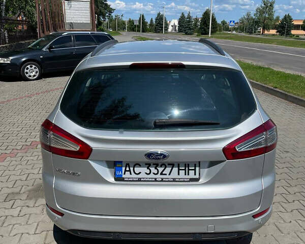 Серый Форд Мондео, объемом двигателя 2 л и пробегом 215 тыс. км за 10200 $, фото 1 на Automoto.ua