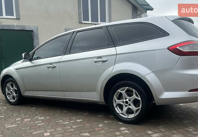 Сірий Форд Мондео, об'ємом двигуна 2 л та пробігом 218 тис. км за 6799 $, фото 32 на Automoto.ua