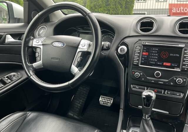Сірий Форд Мондео, об'ємом двигуна 2 л та пробігом 216 тис. км за 10799 $, фото 23 на Automoto.ua