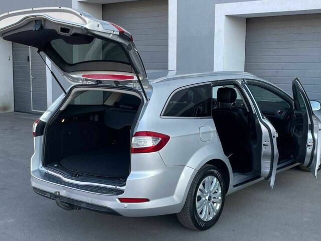 Серый Форд Мондео, объемом двигателя 2 л и пробегом 216 тыс. км за 10799 $, фото 9 на Automoto.ua