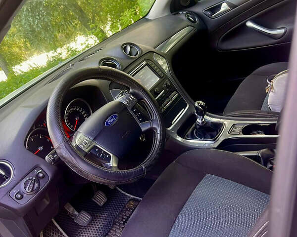 Форд Мондео 2014 в Сумах на Automoto.ua Серый Форд Мондео, объемом двигателя 1.6 л и пробегом 190 тыс. км за 8800 $, фото 2 на Automoto.ua