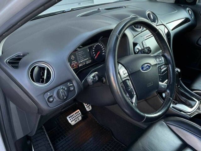 Серый Форд Мондео, объемом двигателя 2 л и пробегом 216 тыс. км за 10799 $, фото 15 на Automoto.ua