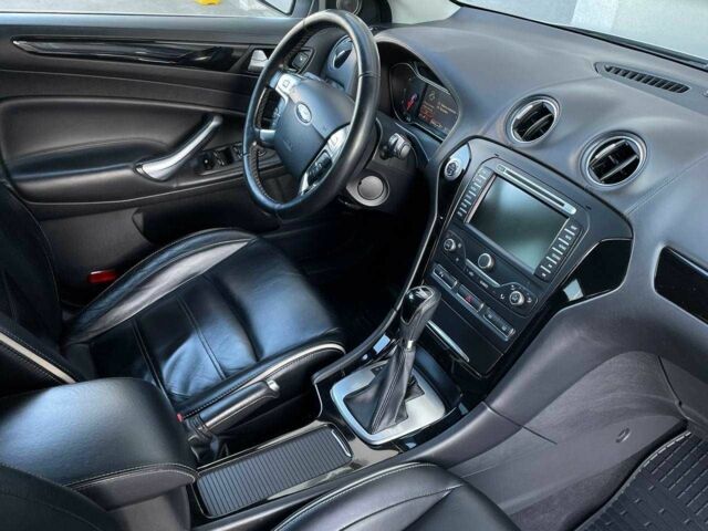 Серый Форд Мондео, объемом двигателя 2 л и пробегом 216 тыс. км за 10799 $, фото 12 на Automoto.ua