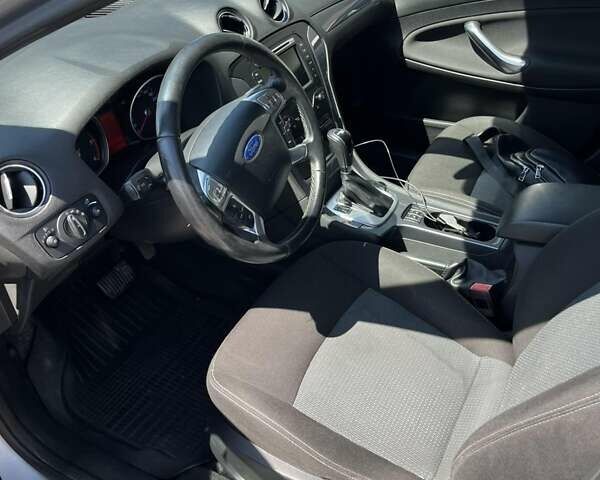 Сірий Форд Мондео, об'ємом двигуна 2 л та пробігом 245 тис. км за 7500 $, фото 1 на Automoto.ua