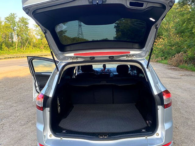 Серый Форд Мондео, объемом двигателя 2 л и пробегом 314 тыс. км за 10500 $, фото 10 на Automoto.ua