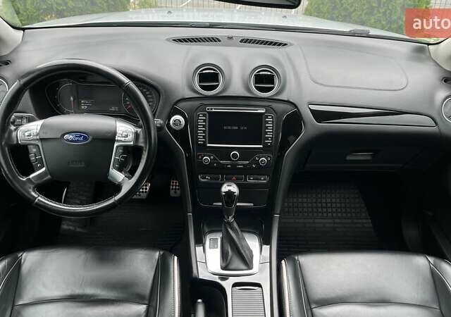 Серый Форд Мондео, объемом двигателя 2 л и пробегом 216 тыс. км за 10799 $, фото 1 на Automoto.ua