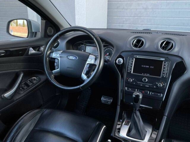 Серый Форд Мондео, объемом двигателя 2 л и пробегом 216 тыс. км за 10799 $, фото 21 на Automoto.ua