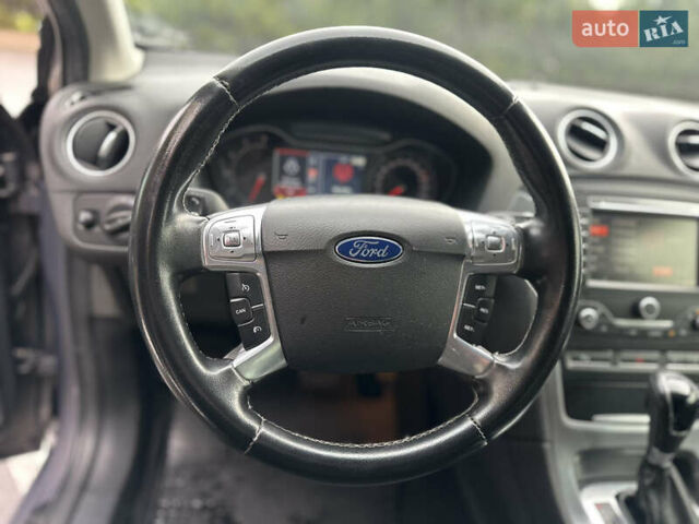 Серый Форд Мондео, объемом двигателя 2 л и пробегом 250 тыс. км за 7299 $, фото 13 на Automoto.ua