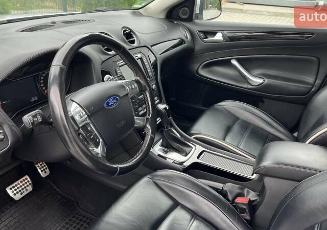 Сірий Форд Мондео, об'ємом двигуна 2 л та пробігом 216 тис. км за 10799 $, фото 28 на Automoto.ua