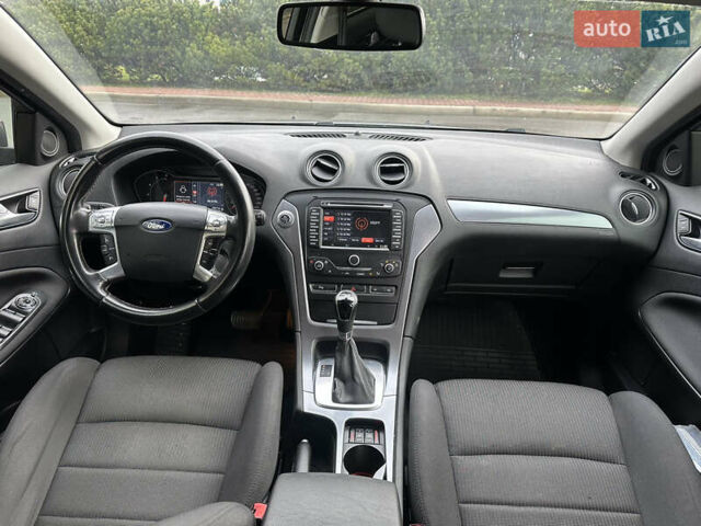 Серый Форд Мондео, объемом двигателя 2 л и пробегом 250 тыс. км за 7299 $, фото 32 на Automoto.ua