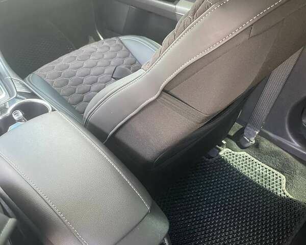 Серый Форд Мондео, объемом двигателя 2 л и пробегом 208 тыс. км за 11500 $, фото 14 на Automoto.ua