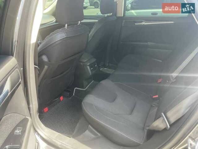 Серый Форд Мондео, объемом двигателя 2 л и пробегом 208 тыс. км за 11500 $, фото 4 на Automoto.ua