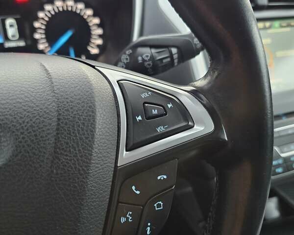 Сірий Форд Мондео, об'ємом двигуна 2 л та пробігом 249 тис. км за 11300 $, фото 29 на Automoto.ua