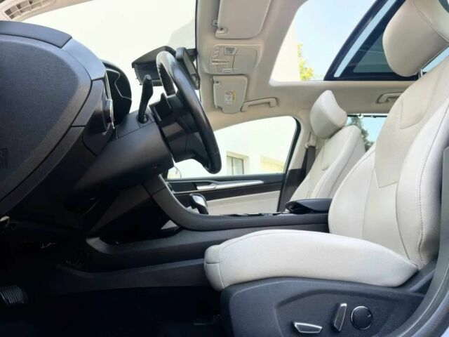 Сірий Форд Мондео, об'ємом двигуна 2 л та пробігом 77 тис. км за 4500 $, фото 4 на Automoto.ua