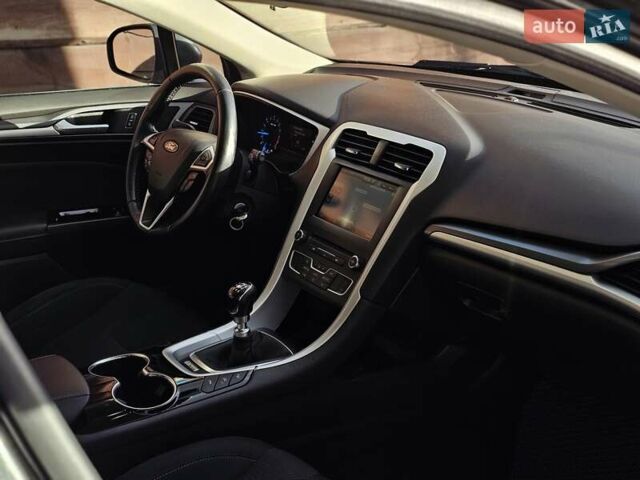 Сірий Форд Мондео, об'ємом двигуна 2 л та пробігом 249 тис. км за 11300 $, фото 39 на Automoto.ua