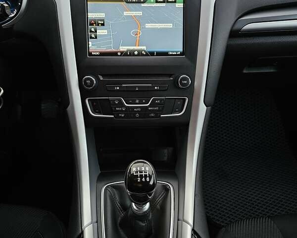 Сірий Форд Мондео, об'ємом двигуна 2 л та пробігом 249 тис. км за 11300 $, фото 30 на Automoto.ua