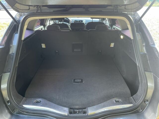 Серый Форд Мондео, объемом двигателя 2 л и пробегом 250 тыс. км за 11800 $, фото 15 на Automoto.ua