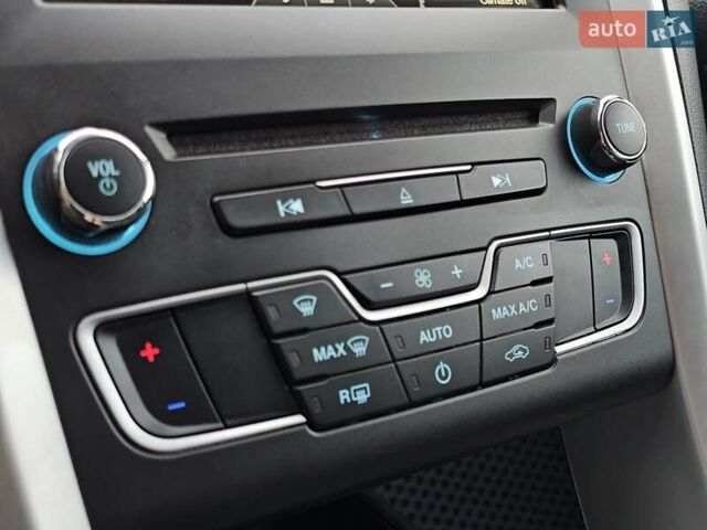 Сірий Форд Мондео, об'ємом двигуна 2 л та пробігом 249 тис. км за 11300 $, фото 36 на Automoto.ua