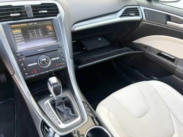 Сірий Форд Мондео, об'ємом двигуна 2 л та пробігом 77 тис. км за 4500 $, фото 6 на Automoto.ua