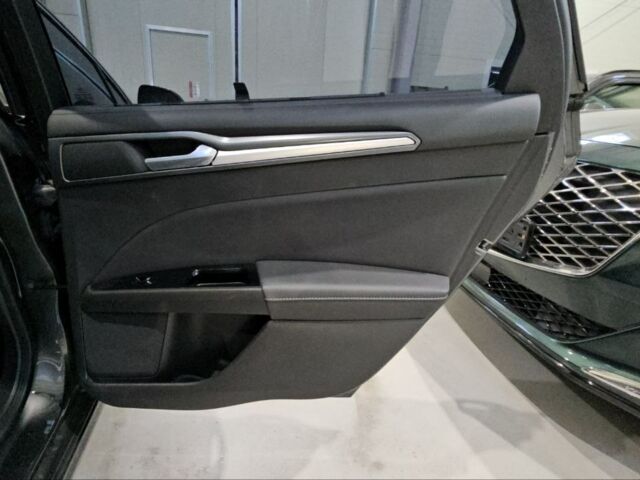 Серый Форд Мондео, объемом двигателя 2 л и пробегом 130 тыс. км за 12100 $, фото 21 на Automoto.ua