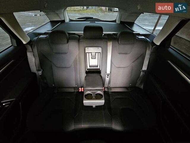 Сірий Форд Мондео, об'ємом двигуна 2 л та пробігом 249 тис. км за 11300 $, фото 52 на Automoto.ua