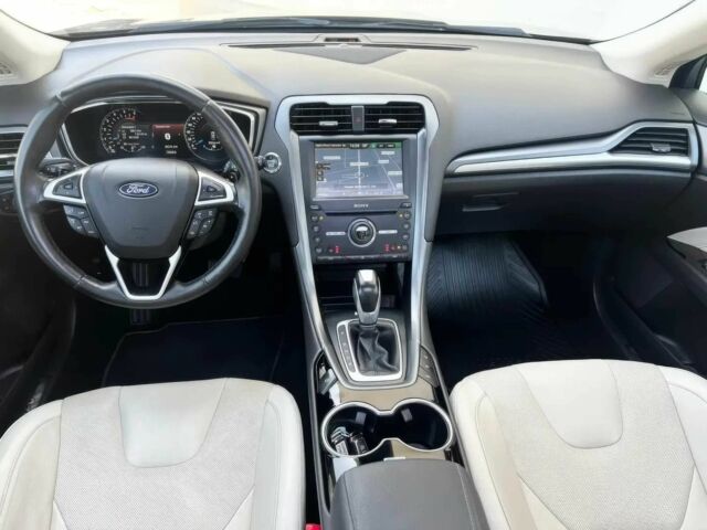 Сірий Форд Мондео, об'ємом двигуна 2 л та пробігом 77 тис. км за 4500 $, фото 5 на Automoto.ua