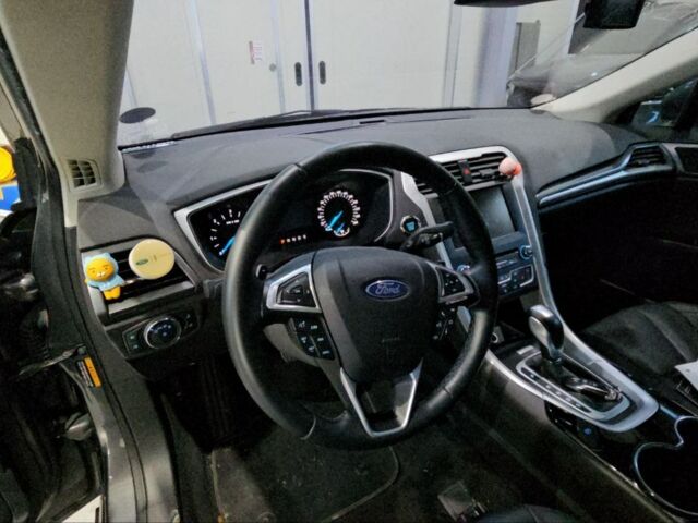 Серый Форд Мондео, объемом двигателя 2 л и пробегом 130 тыс. км за 12100 $, фото 28 на Automoto.ua