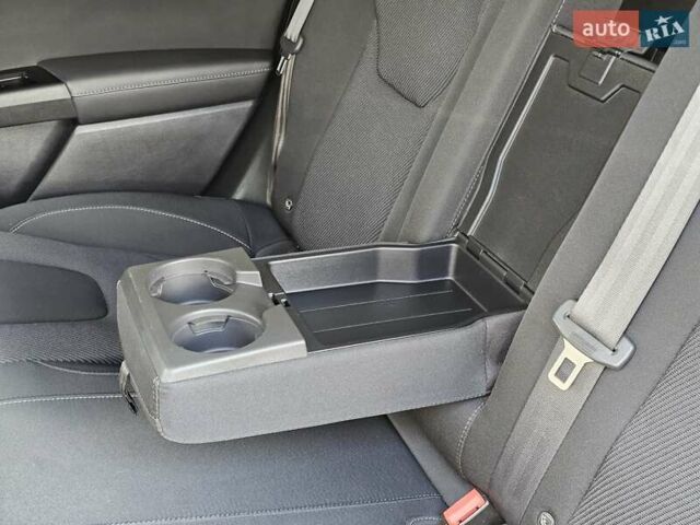 Сірий Форд Мондео, об'ємом двигуна 2 л та пробігом 249 тис. км за 11300 $, фото 46 на Automoto.ua