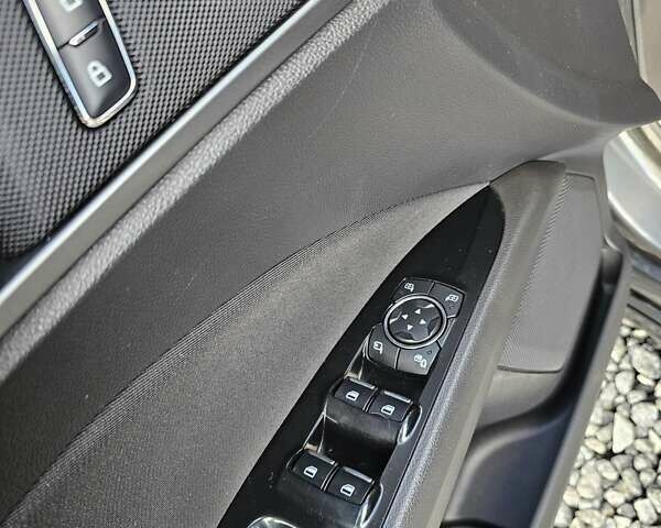 Сірий Форд Мондео, об'ємом двигуна 2 л та пробігом 249 тис. км за 11300 $, фото 22 на Automoto.ua