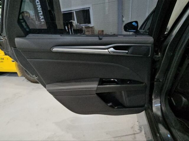 Серый Форд Мондео, объемом двигателя 2 л и пробегом 130 тыс. км за 12100 $, фото 26 на Automoto.ua