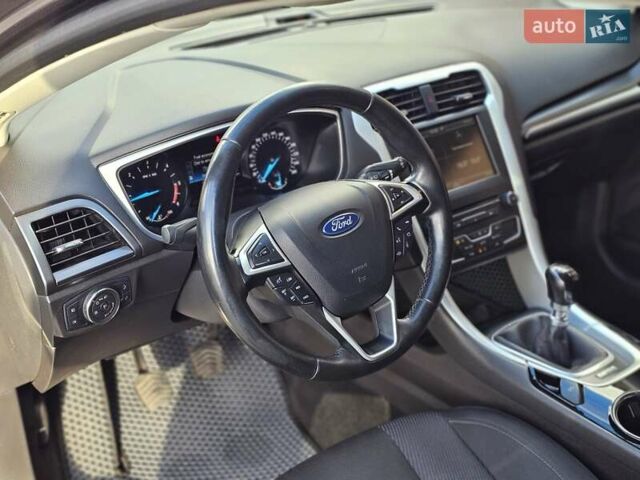 Сірий Форд Мондео, об'ємом двигуна 2 л та пробігом 249 тис. км за 11300 $, фото 21 на Automoto.ua