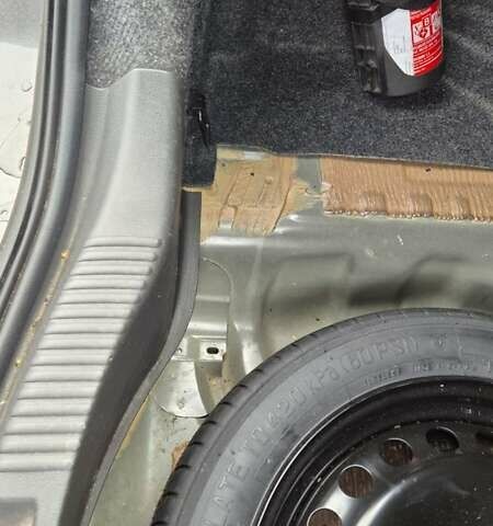 Сірий Форд Мондео, об'ємом двигуна 2 л та пробігом 183 тис. км за 10200 $, фото 4 на Automoto.ua